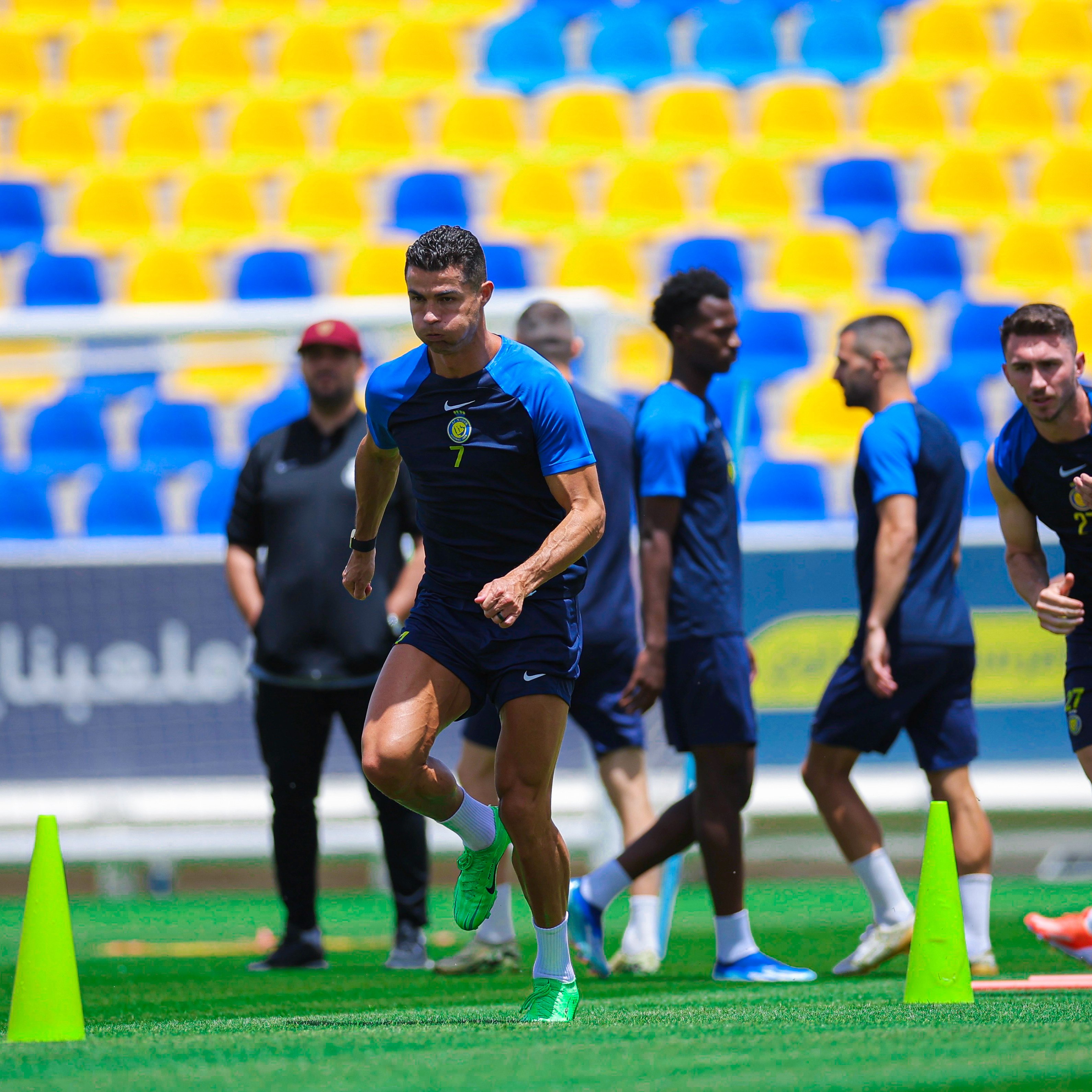 雷速体育入口C罗在法国队比赛中绝杀，战术调整引发热议！(c罗vs法国)