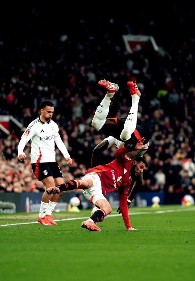 雷速体育中国关于曼联发布备战花絮，加时末段复出首秀，西甲任务艰巨，纪律约束更严格的信息