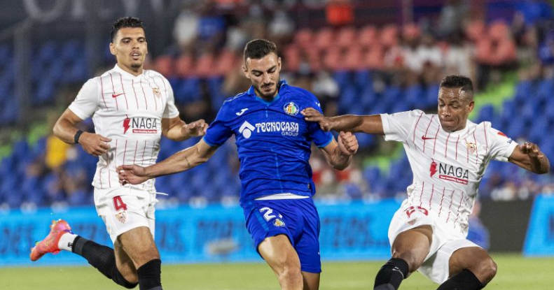 雷速体育 离谱！托特纳姆围绕西甲绝杀压哨风云突变那不勒斯今晨完成体检，清晨犹他爵士备战NBA季后赛